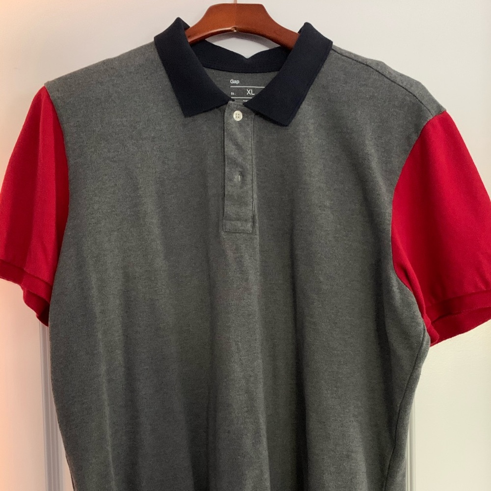Multicolored polo shirt